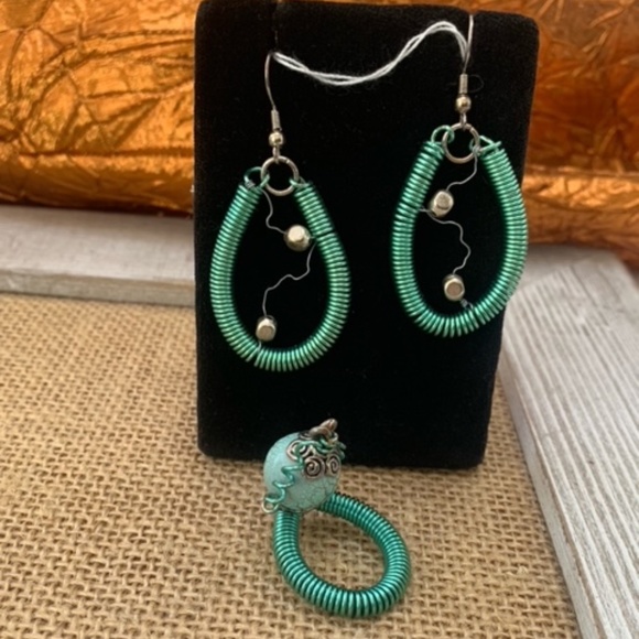 Auqua Steampunk Ring and Earrings Set - Picture 4 of 6